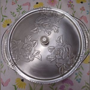 Vintage Aluminum Casserole Dish Cover with Pyrex 1 1/2 quart glass dish.